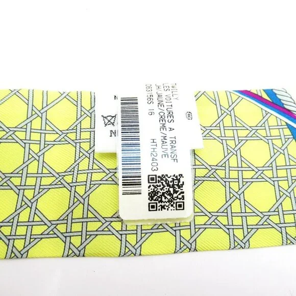 Hermes Twilly Scarf les Voitures a Transformation Silk Jaune Cline Mauve - Picture 3 of 4